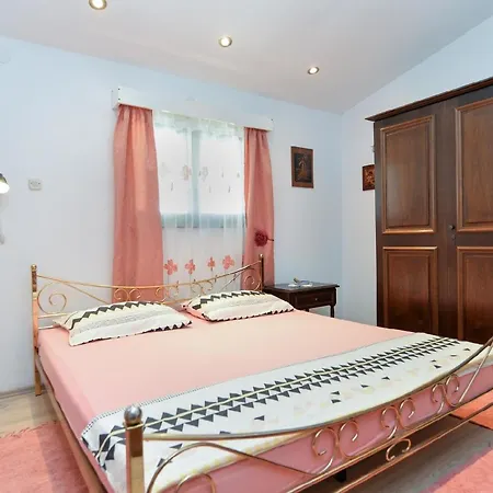 Apartman Fuer 4 Personen Ca 45 Qm In Liznjan, Istrien Suedkueste Von Istrien Liznjan